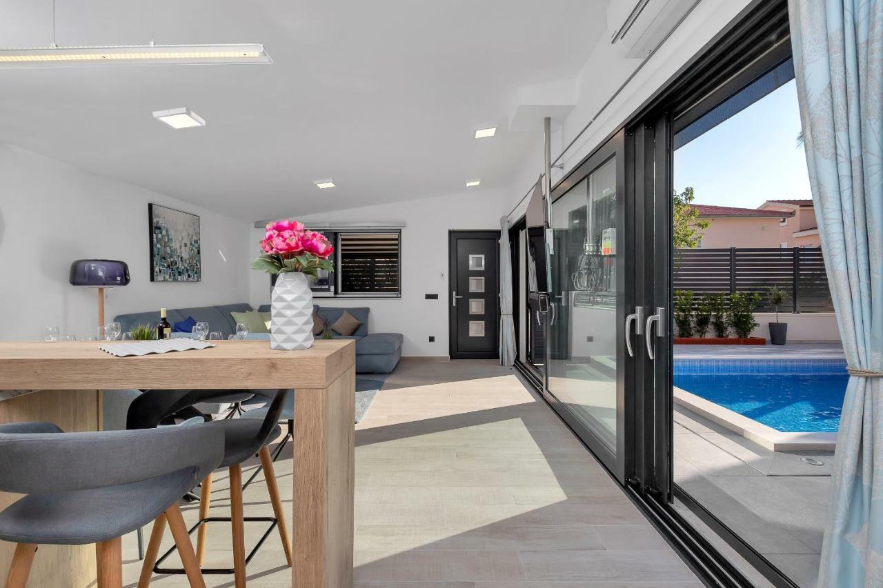 Lulani Makarska Pool Apartment Zewnętrze zdjęcie